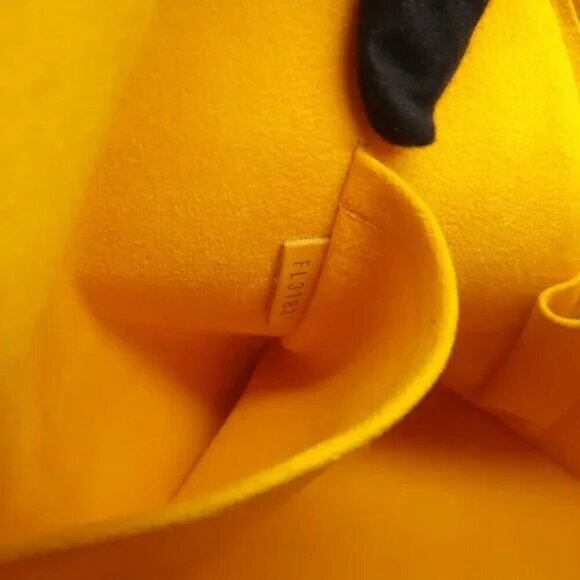 100% Authentic Louis Vuitton Alma Yellow EPI Leather Tote - Picture 11 of 12